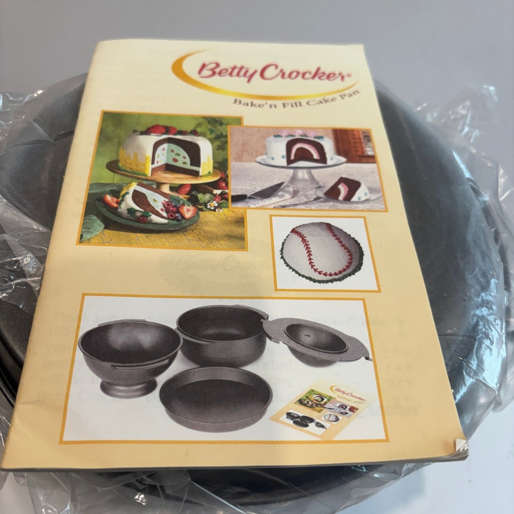Betty Crocker Bake n Fill Cake Pan Set Non-Stick 4 Piece Specialty Bakeware